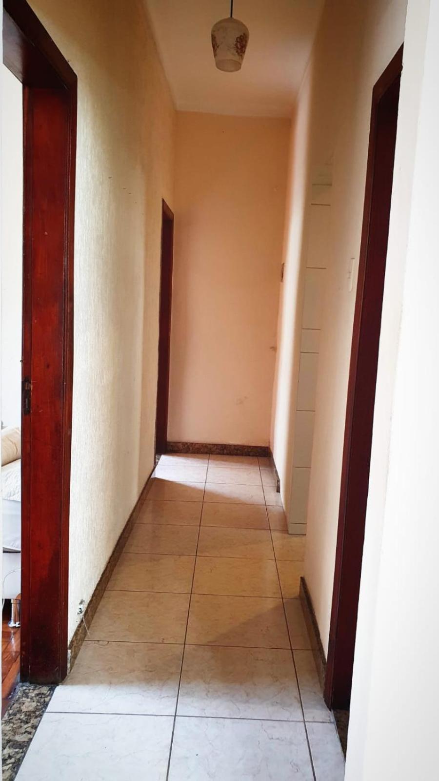 Casal Com Janela Casa Caramel